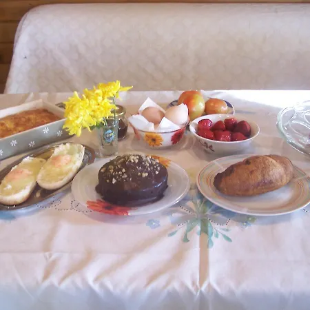 Yades Guest house *